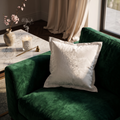Cuscino in Velluto Bianco: Lusso e Design per Arredo Salotto
