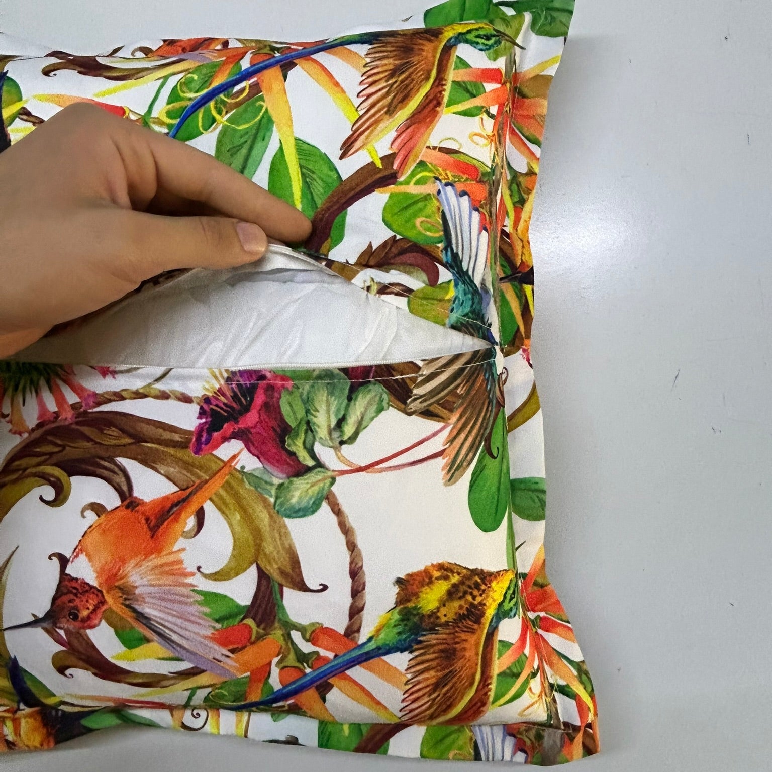 Cuscino Arredo Tropical Chic per un Salotto di Design