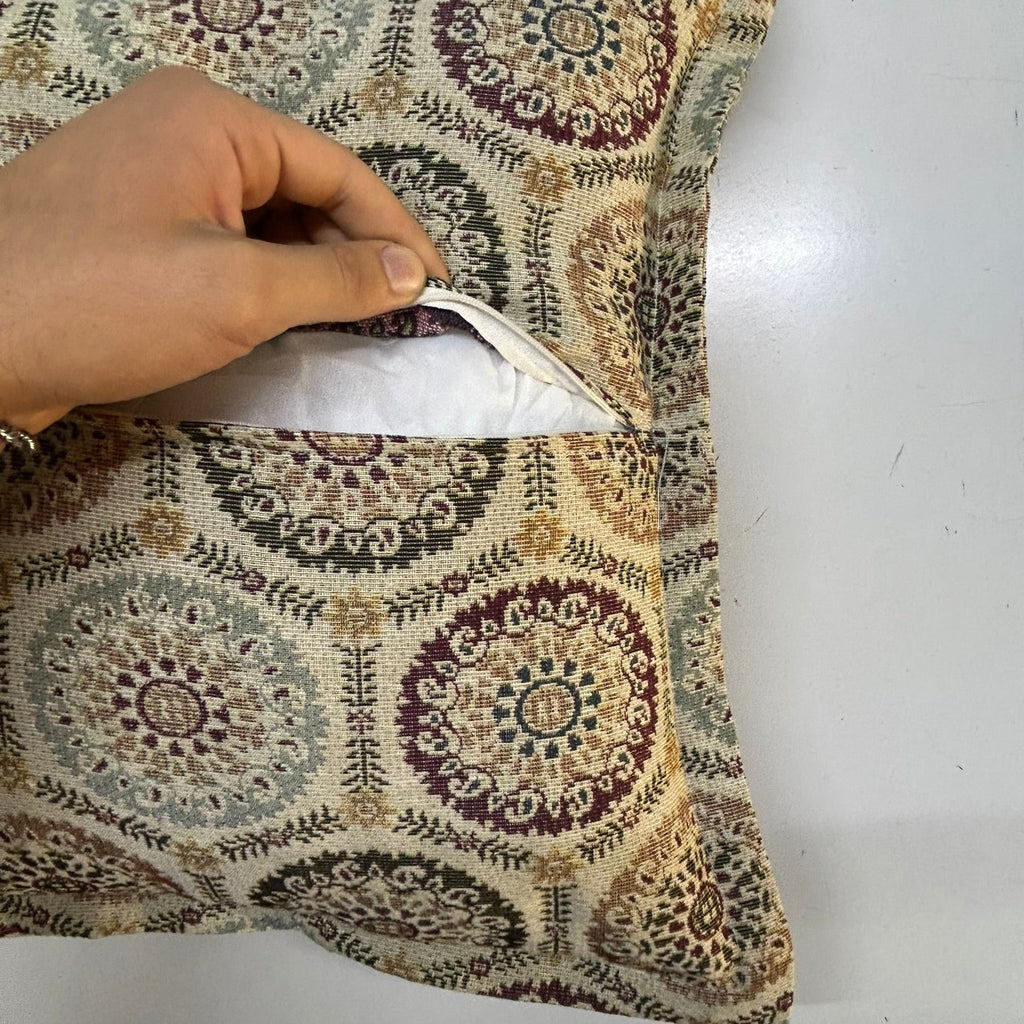 Cuscino Lusso con Motivo Mandala: Arredo Salotto Accogliente