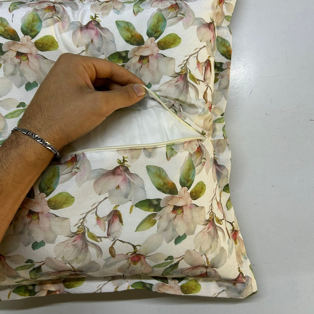 Cuscino Floreale Cozy Chic: Eleganza e Design per Camera