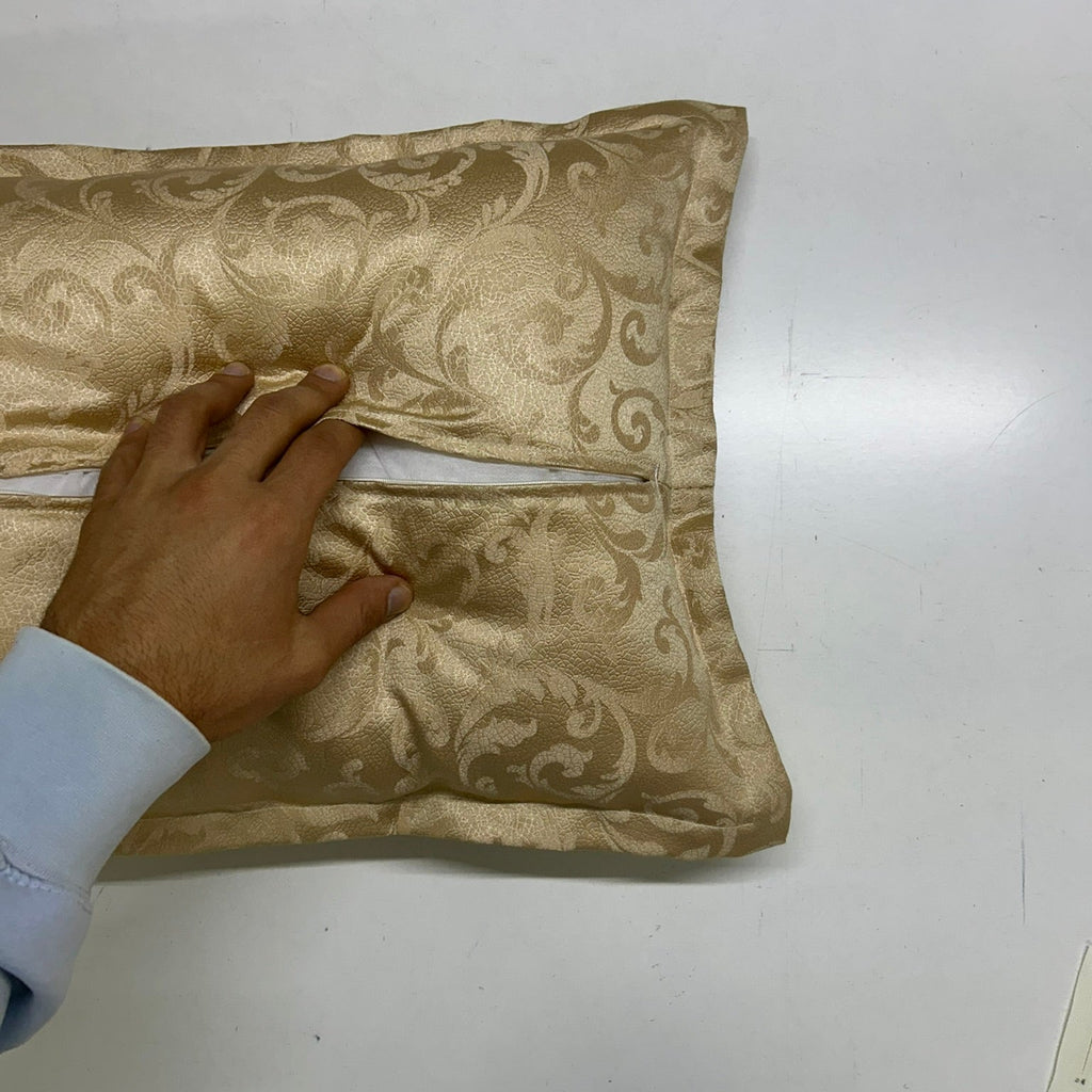 Cuscino Dorato Barocco: Home Decor di Lusso per Arredo Salotto