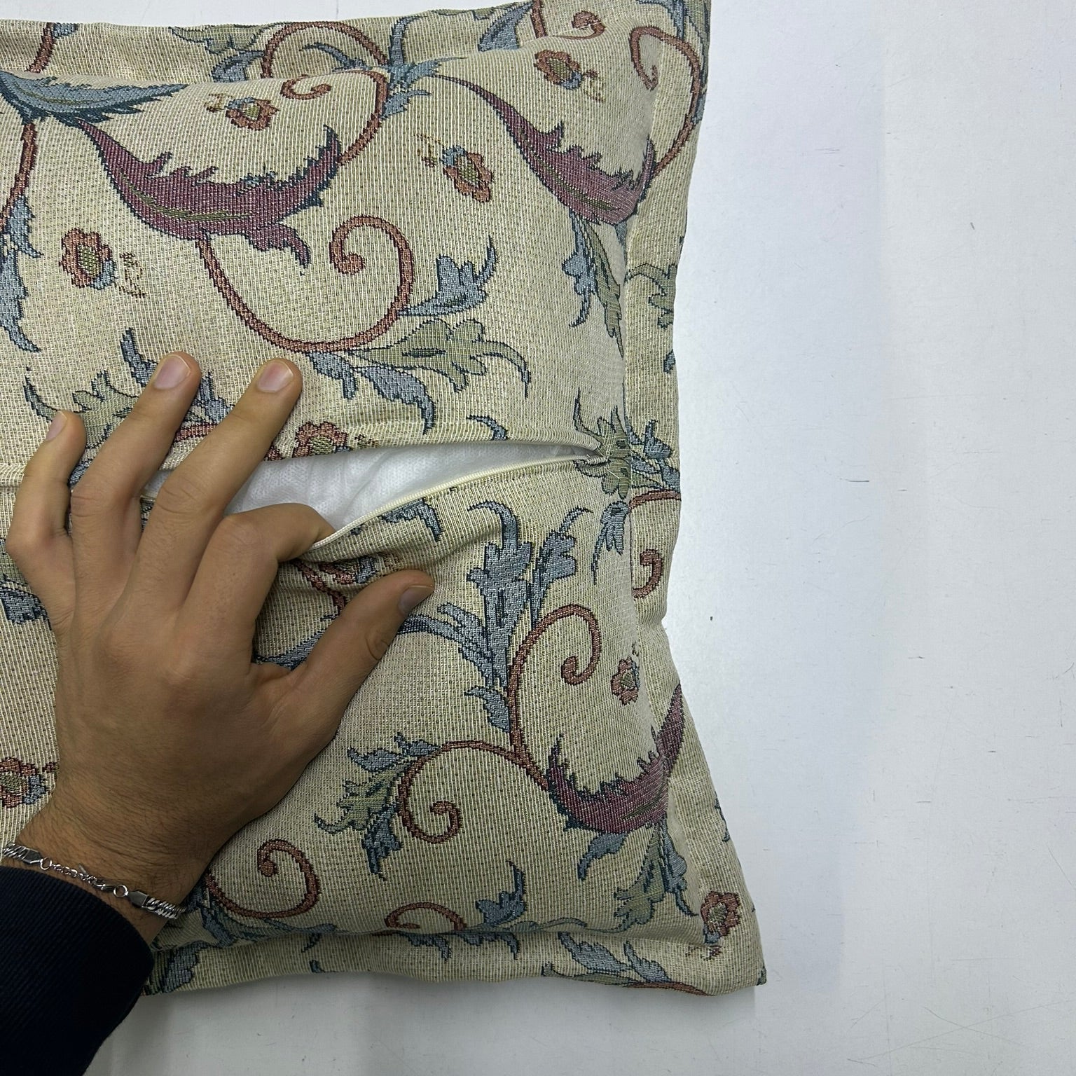 Cuscino Lusso Jacquard Bordeaux e Blu: Accento di Stile per Divano